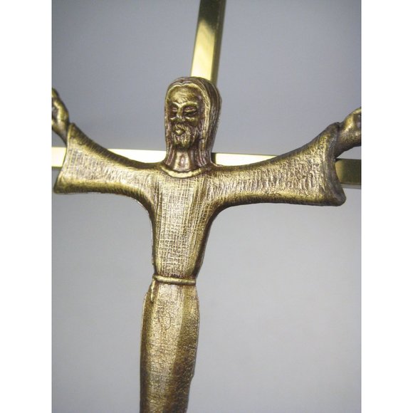 Vintage Bronze Metal Thin Crucifix Robed Jesus Wall Decor Hanging Brass 10 inch - Picture 8 of 14
